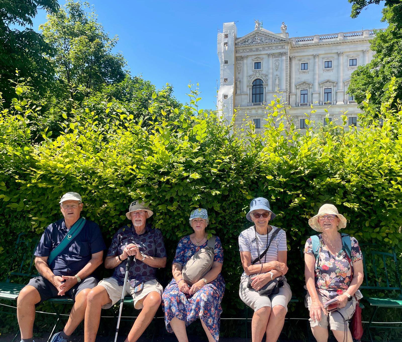 ON TOUR with Linzi: Hong Kong, Vienna and First Impressions