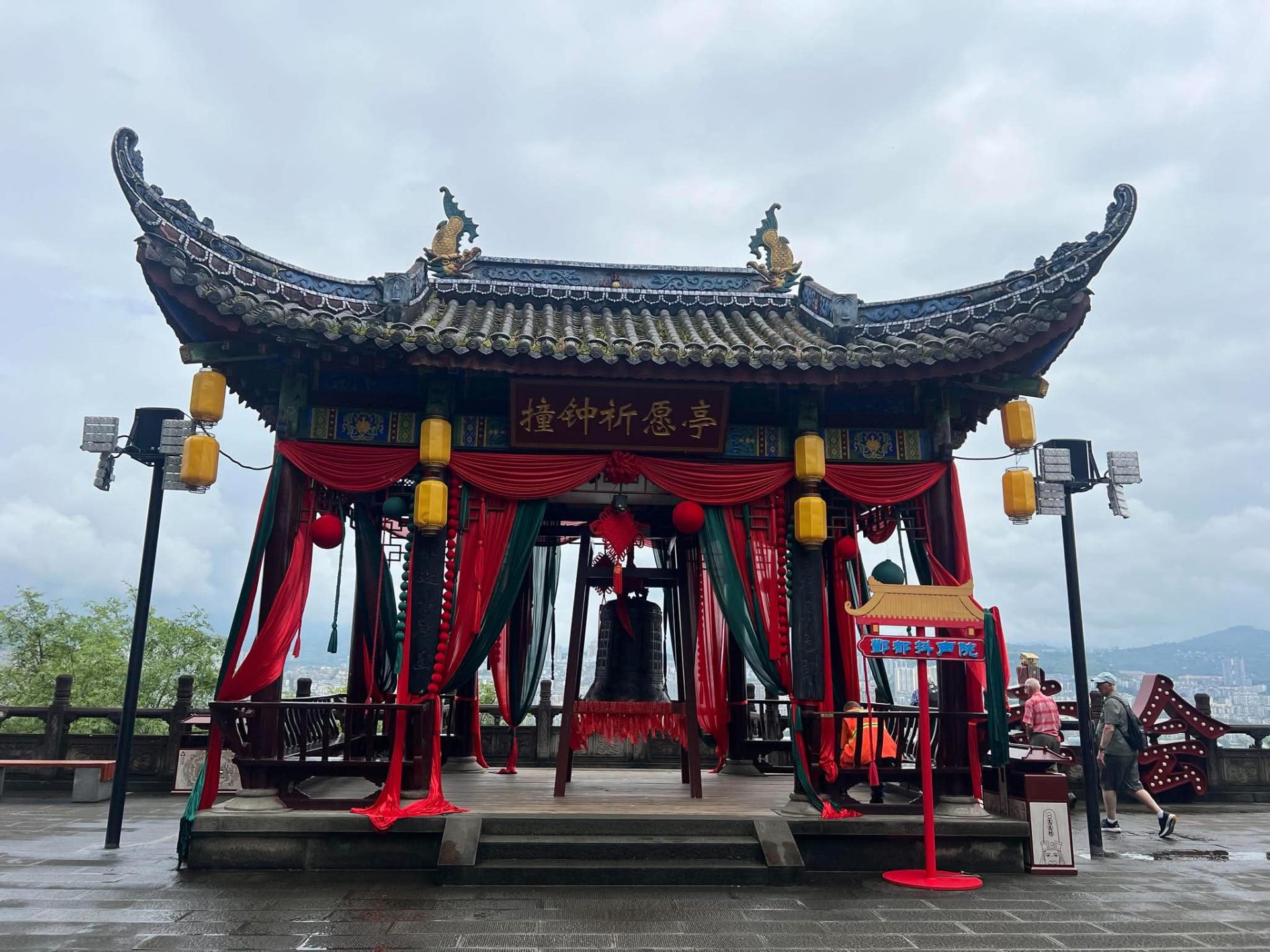 ON TOUR: With Lee Kelly – China Awaits