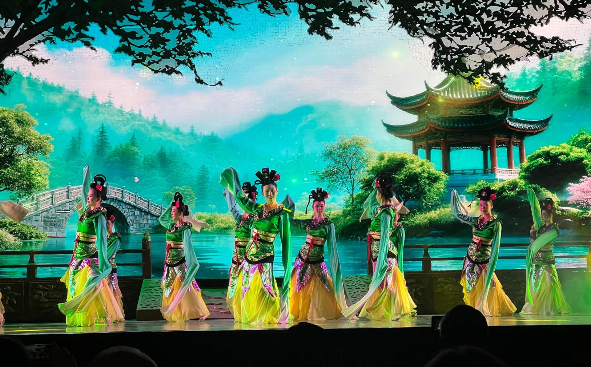 ON TOUR: China Pandas, Warriors and Ancient Wonders