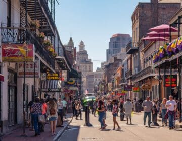 Southern-america-heartland-mississippi-cruise-Houston-Texas-Nashville-Tennessee Memphis,-Tennessee-New-Orleans-Natchez-St. Francisville-Baton-Rouge-Oak-Alley